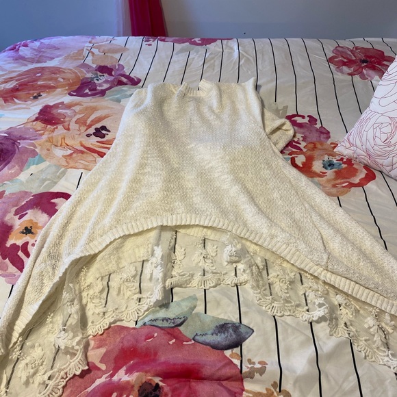 Ivory Hi-Low, Lace Edge Cardigan - Picture 7 of 9